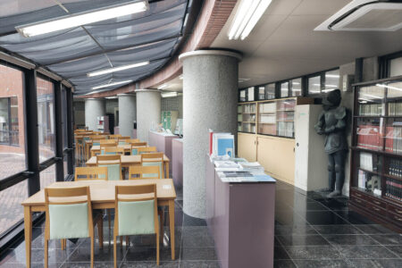 図書館テラス（躍動館１Ｆ）